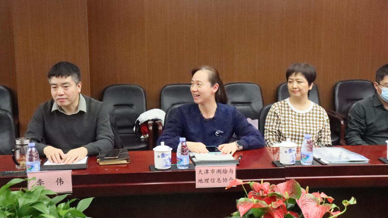 efcaf1cf-4510-494c-8428-0711a386c4f7