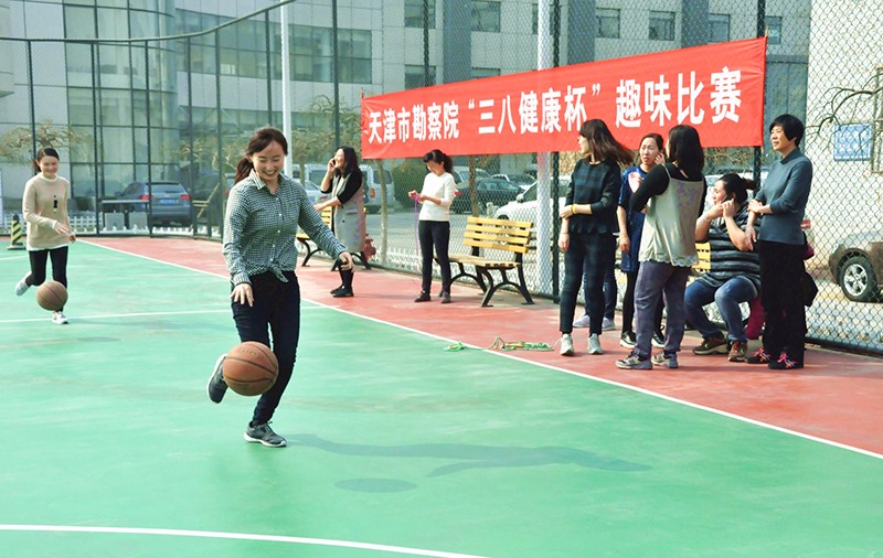 5.我院发展“三八健全杯”角逐3.19-运球跑.jpg