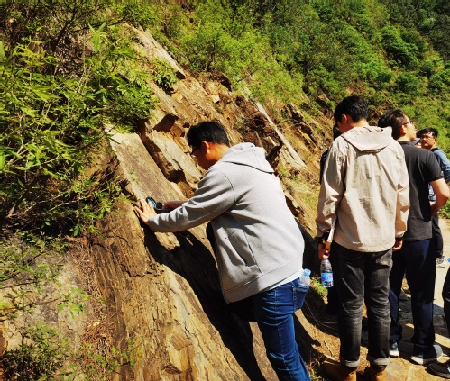 86dc9e01-b388-4e94-8bb7-bf111daf0dd8